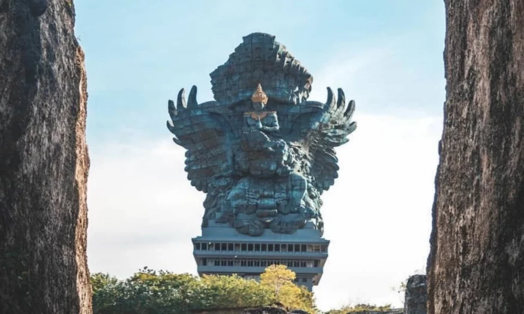 Garuda Park, Bali: Bora Bora or Bali for honeymoon?