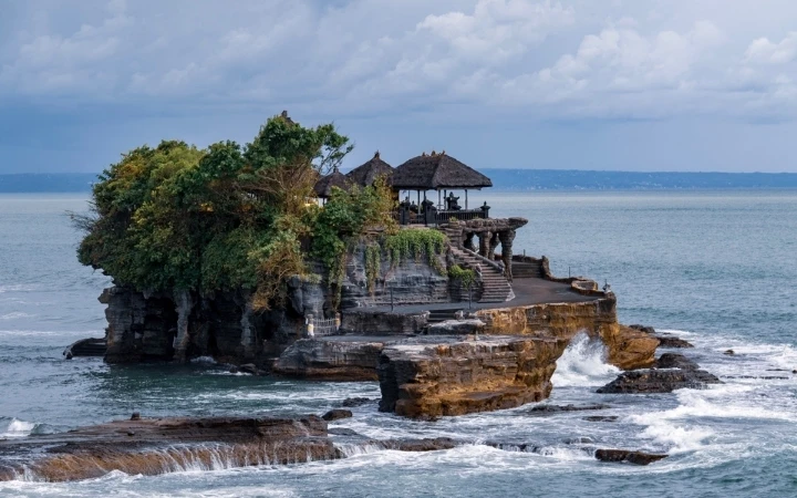 Bali or Hawaii: Tanah Lot, Bali